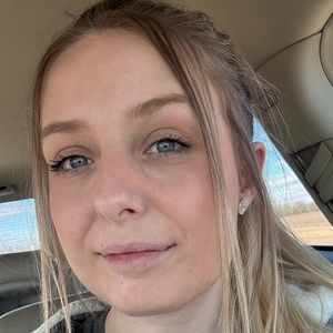 Meet your Posher, Halley